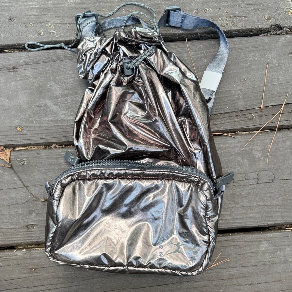 NWOT Danskin silver metallic drawstring mini backpack
